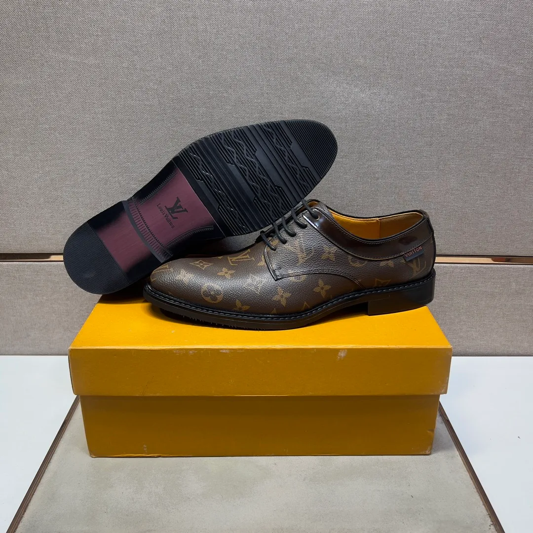 ⬛️Men's shoes💰p462【LV～】Men's casual formal leather shoes 2025z cabinet sales simultaneously 🔶Size: 39-44#️⃣ 🔷2 colors🔜The upper is made of multi-material splicing➕Cow leather lining, comfortable and breathable, sole: original comfortable and wear-resistant outsole, ⚠️real thing📱photographed🎬real thing is better📢📢📢